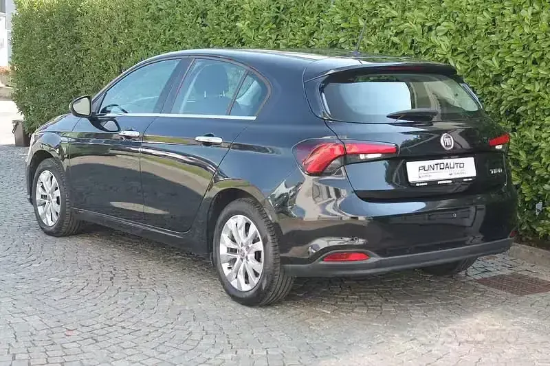 Usata Fiat Tipo Business 120 CV (88 kW) 2019 Nero Berlina