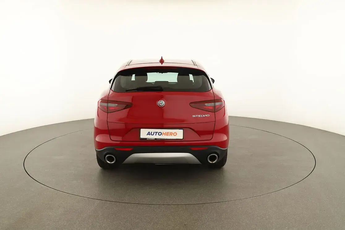 Usata Alfa Romeo Stelvio Business 180 CV (132 kW) 2018 Rosso SUV