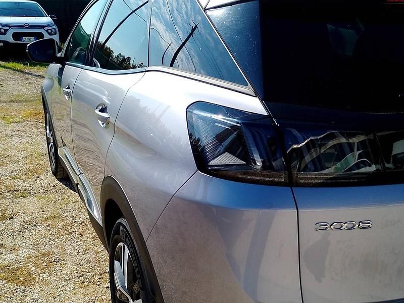 Usata Peugeot 3008 Allure 131 CV (96 kW) 2024 Grigio SUV