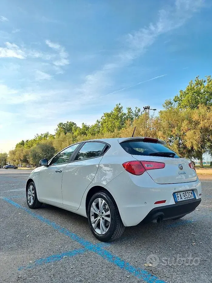 Usata Alfa Romeo Giulietta 105 CV (77 kW) 2015 Utilitaria