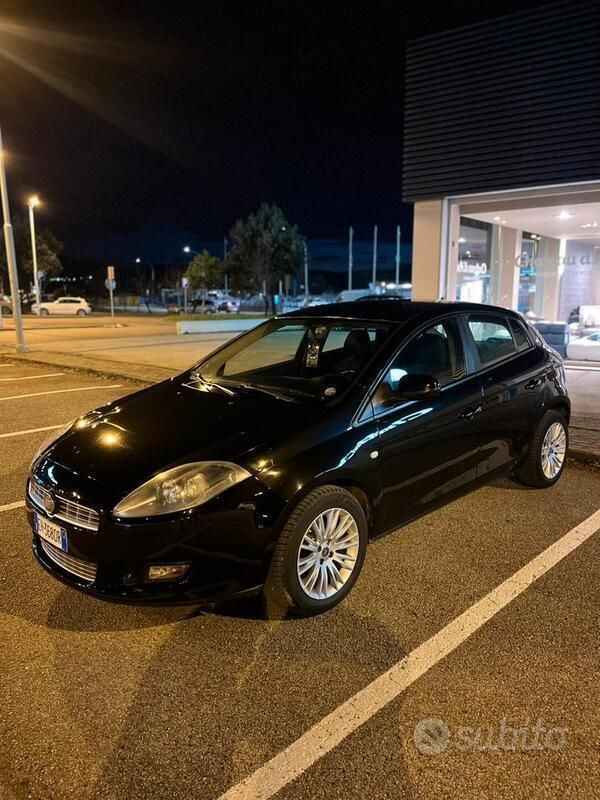 Nero Usata 2011 Fiat Bravo Due volumi | 4000 € (Molto cara) - Immagine 1/4