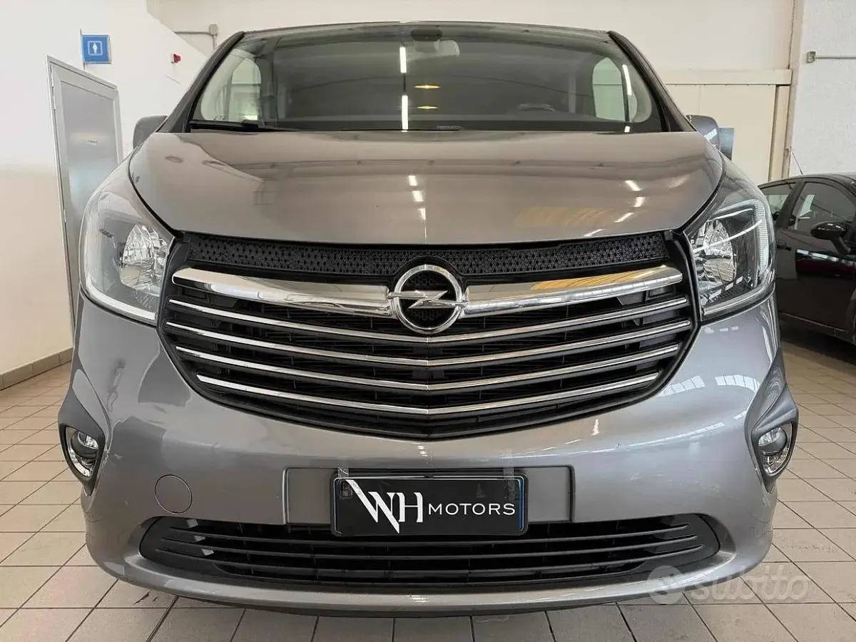 Usata Opel Vivaro 145 CV (106 kW) 2017 Grigio Monovolume