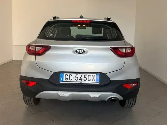 Usata Kia Stonic 101 CV (74 kW) 2020 Argento SUV