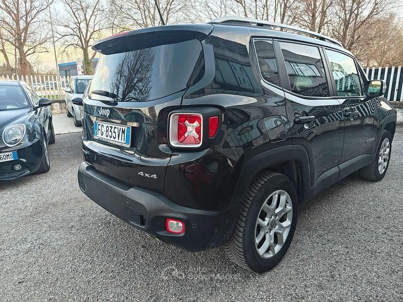 Usata Jeep Renegade Limited 140 CV (102 kW) 2016 Nero SUV