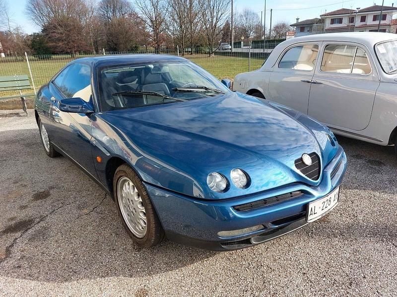 Usata Alfa Romeo GTV 201 CV (147 kW) 1997 Blu Coupé
