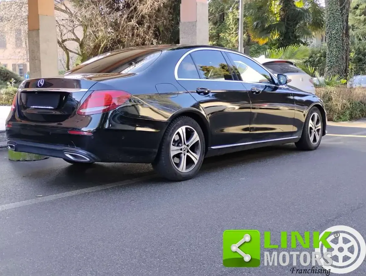 Usata Mercedes E220 194 CV (142 kW) 2019 Nero ossidiana Berlina