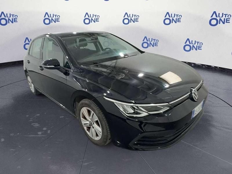 Usata VW Golf VIII Life 110 CV (80 kW) 2021 Nero Utilitaria