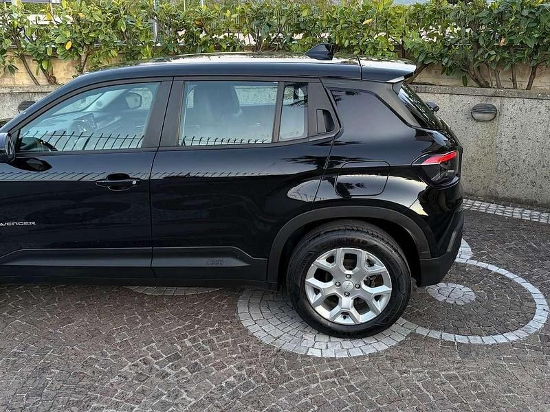 Usata Jeep Avenger Altitude 101 CV (74 kW) 2024 Nero SUV