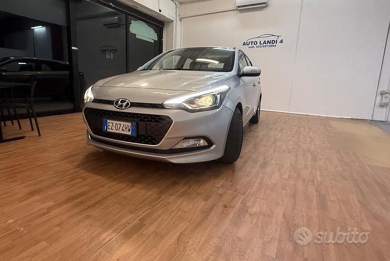 Usata Hyundai i20 Style 84 CV (61 kW) 2015 Grigio Berlina