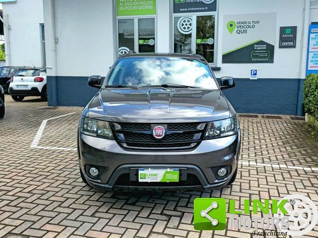 Usata Fiat Freemont Black Code 170 CV (125 kW) 2015 Grigio scuro SUV