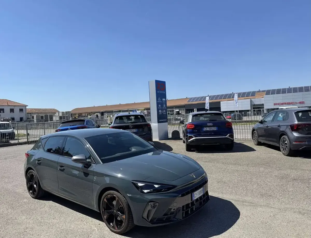 Usata Cupra Leon 150 CV (110 kW) 2025 Fiord blue Berlina