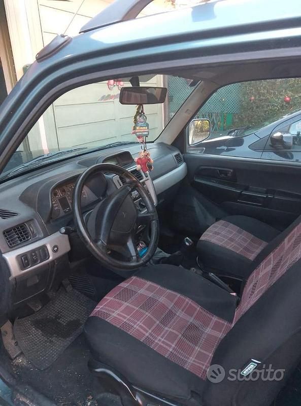Usata Mitsubishi Pajero 120 CV (88 kW) 2004 Verde SUV