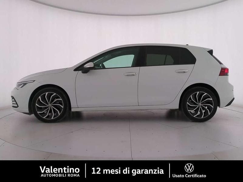 Usata VW Golf VIII Life 131 CV (96 kW) 2021 Bianco Utilitaria