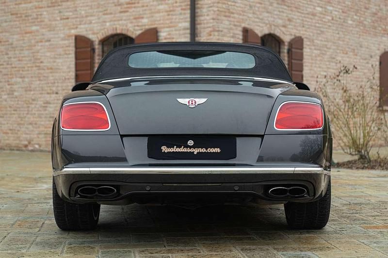 Usata Bentley Continental GT Convertible 640 CV (470 kW) 2017 Grigio Cabrio