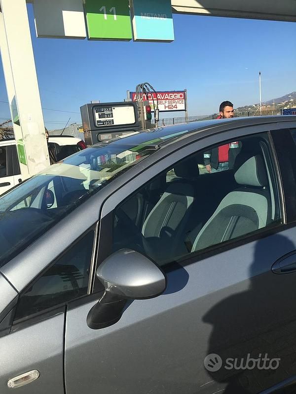 Usata Fiat Punto 77 CV (56 kW) 2012 Berlina