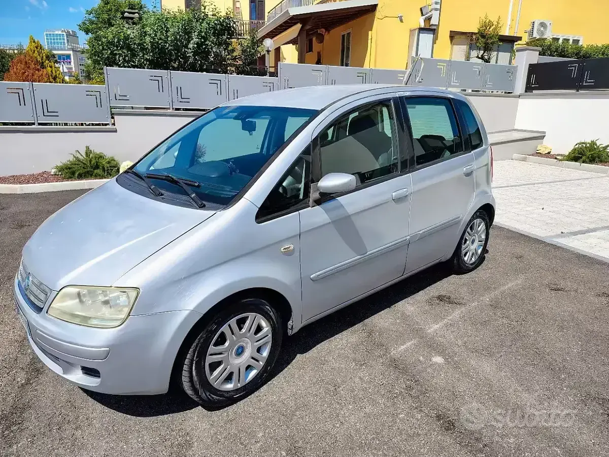 Usata Fiat Idea 77 CV (56 kW) 2007 Grigio Monovolume