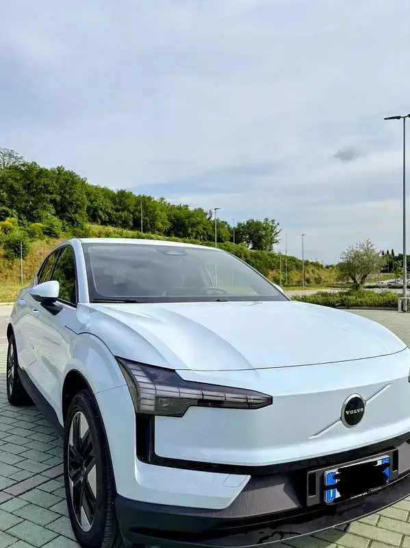 Usata Volvo EX30 Core 75 kW (102 CV) 2025 SUV