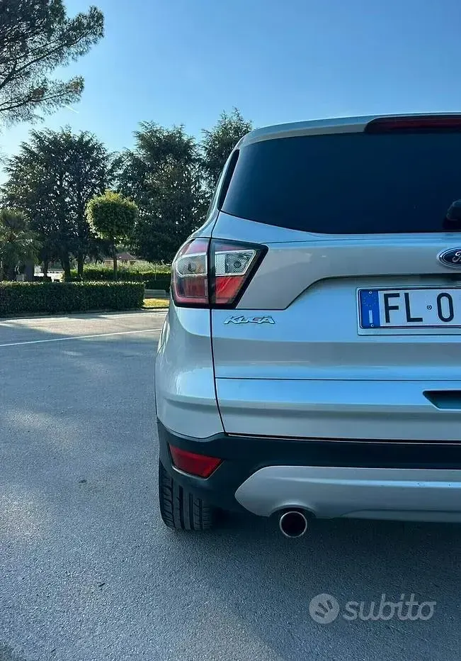 Usata Ford Kuga Titanium 150 CV (110 kW) 2019 Grigio SUV