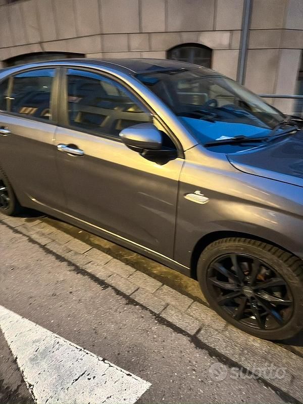 Usata Fiat Tipo 95 CV (69 kW) 2019 Grigio Berlina