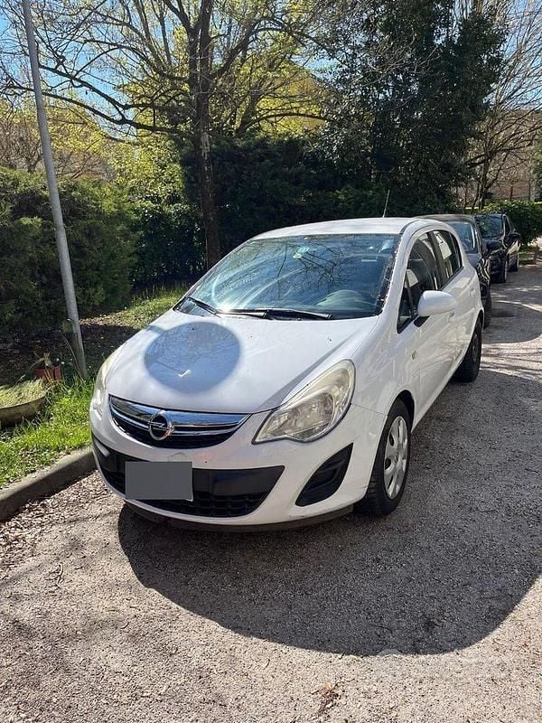 Usata Opel Corsa 75 CV (55 kW) 2012 Bianco Utilitaria