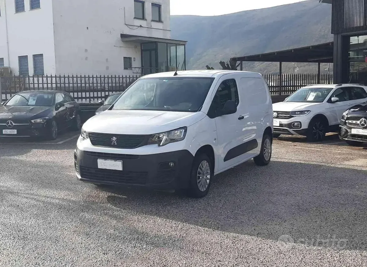 Usata Peugeot Partner Premium 102 CV (75 kW) 2022 Bianco Monovolume