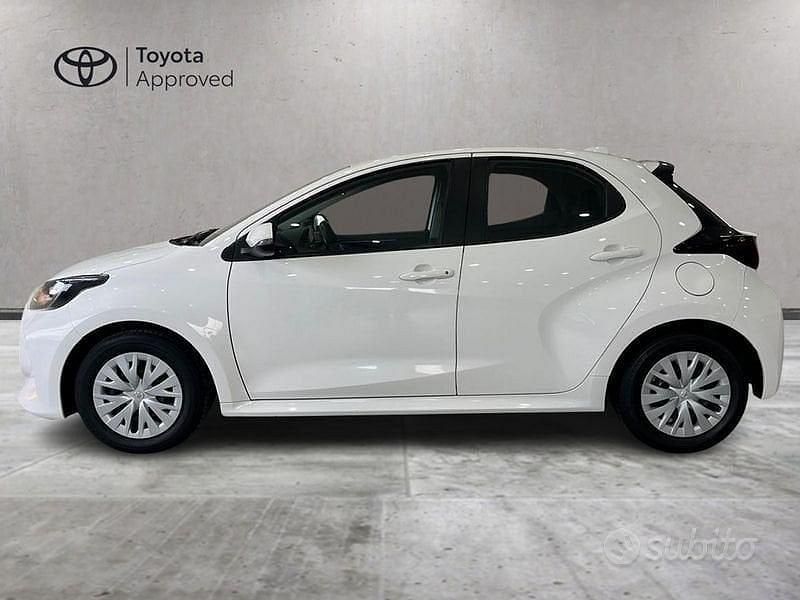 Usata Toyota Yaris Active 72 CV (52 kW) 2023 Bianco Berlina