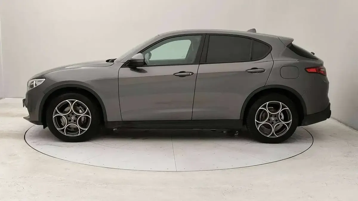 Usata Alfa Romeo Stelvio Sprint 190 CV (139 kW) 2022 Grigio SUV