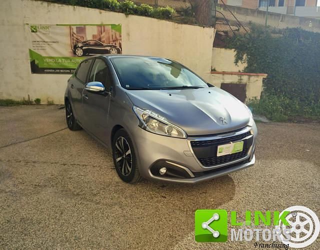 Grigio Usata 2019 Peugeot 208 Signature Sky Utilitaria | 8700 € (Super prezzo) - Immagine 1/4