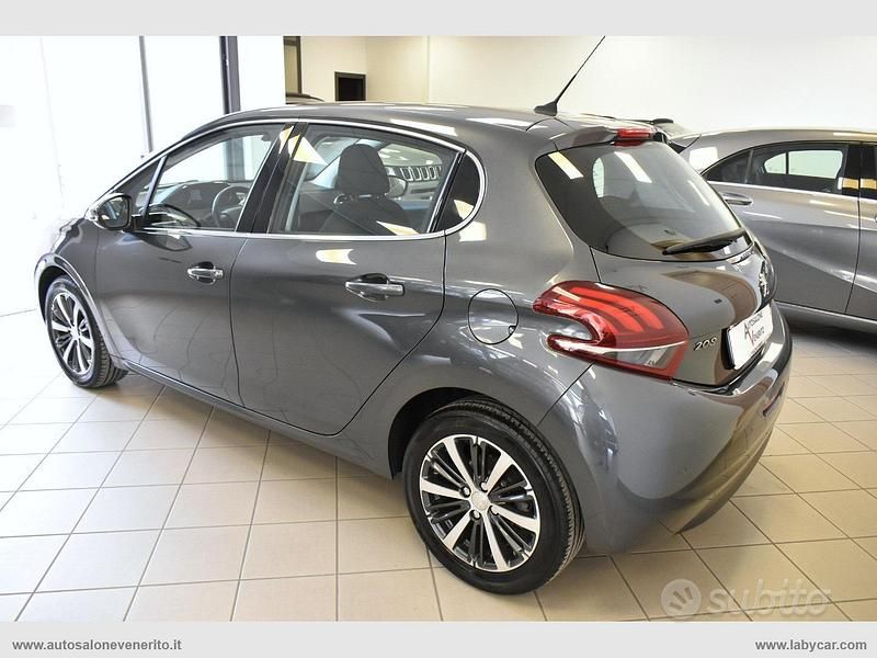 Usata Peugeot 208 Allure 100 CV (73 kW) 2016 Utilitaria