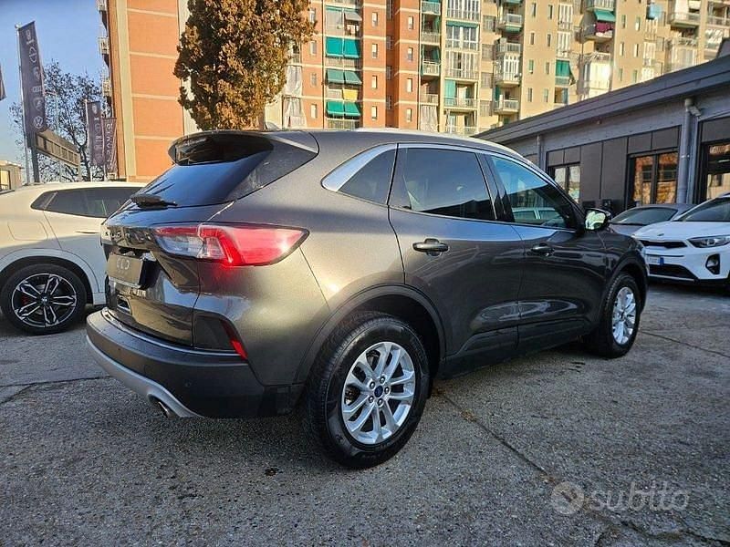 Usata Ford Kuga 120 CV (88 kW) 2021 Grigio scuro SUV