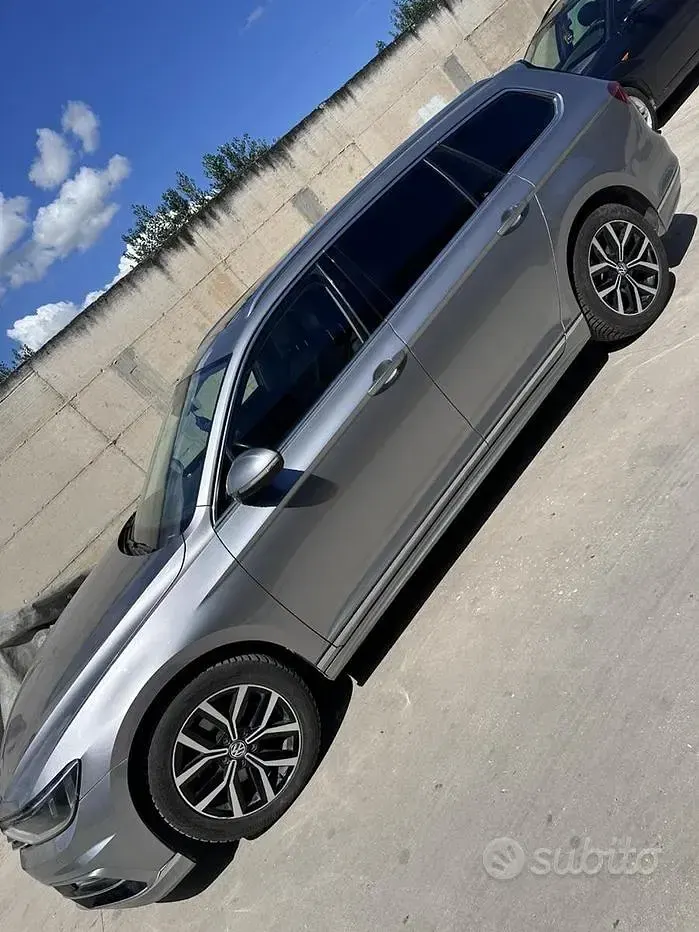 Usata VW Passat 150 CV (110 kW) 2017 Grigio Station wagon