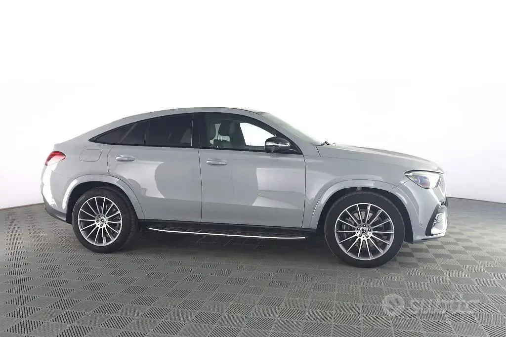 Usata Mercedes GLE300 AMG Line Premium 269 CV (197 kW) 2023 Grigio alpi standard manufaktur SUV