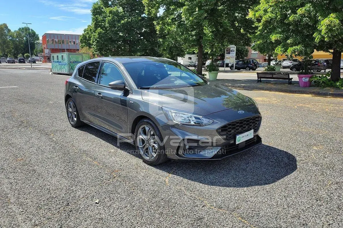 Usata Ford Focus ST-Line 125 CV (91 kW) 2022 Grigio Berlina