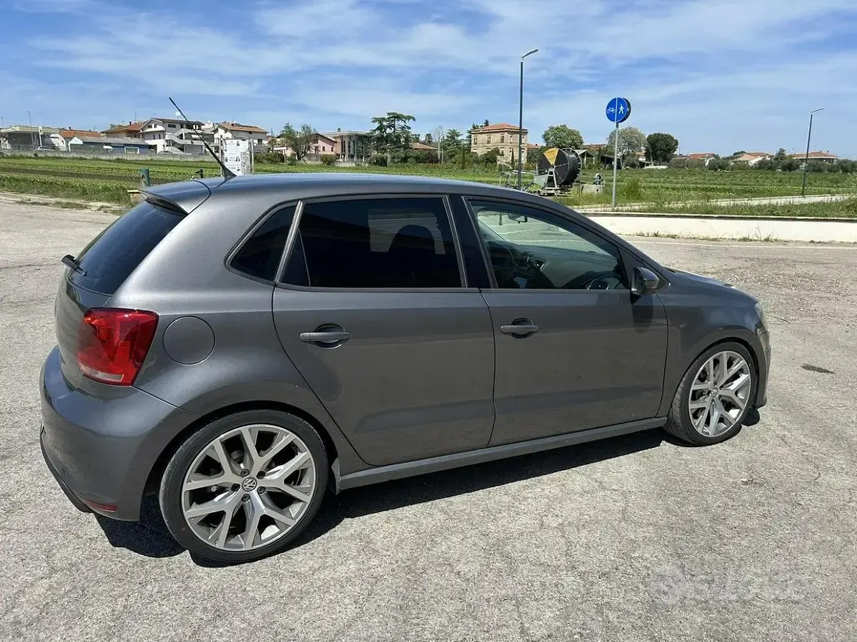 Usata VW Polo Comfortline 75 CV (55 kW) 2010 Grigio Utilitaria