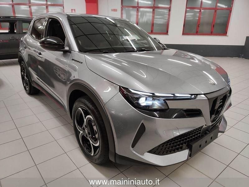 Nuova Alfa Romeo Junior Edizione Speciale 136 CV (100 kW) 2026 Grigio SUV