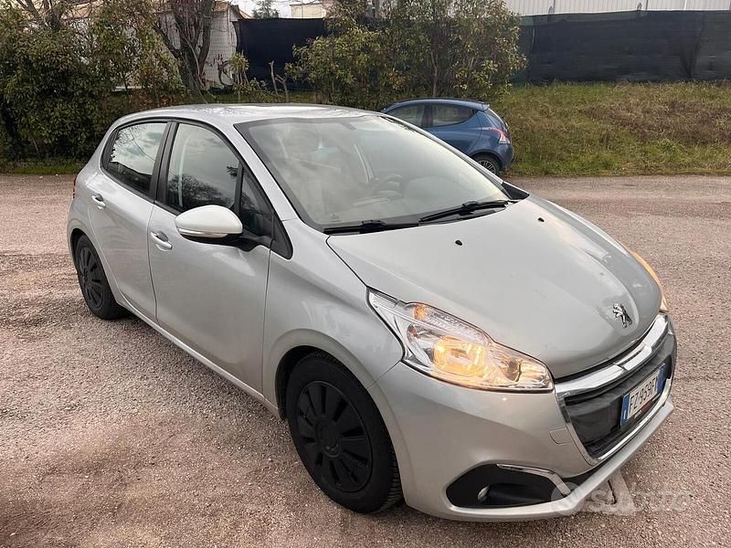 Usata Peugeot 208 Active 68 CV (50 kW) 2018 Other Utilitaria