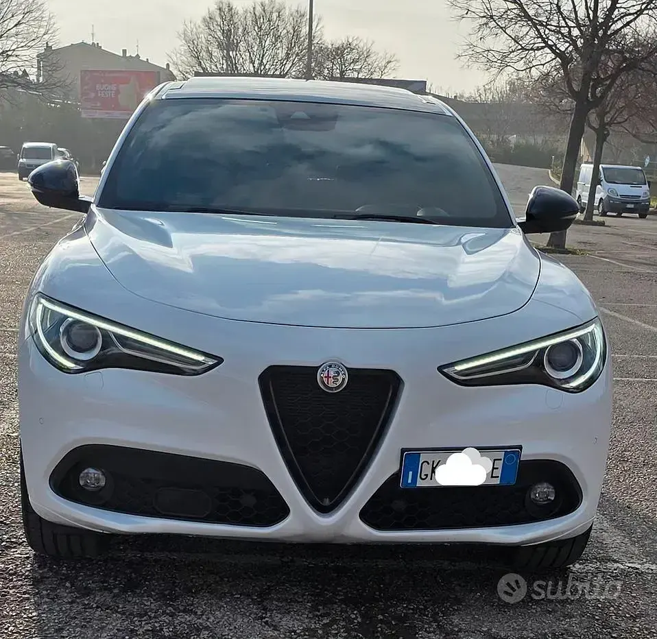 Usata Alfa Romeo Stelvio Veloce 209 CV (153 kW) 2022 Bianco SUV