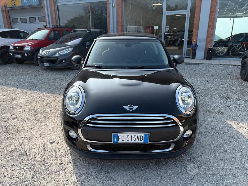 Usata Mini One D Business 95 CV (69 kW) 2016 Nero Utilitaria