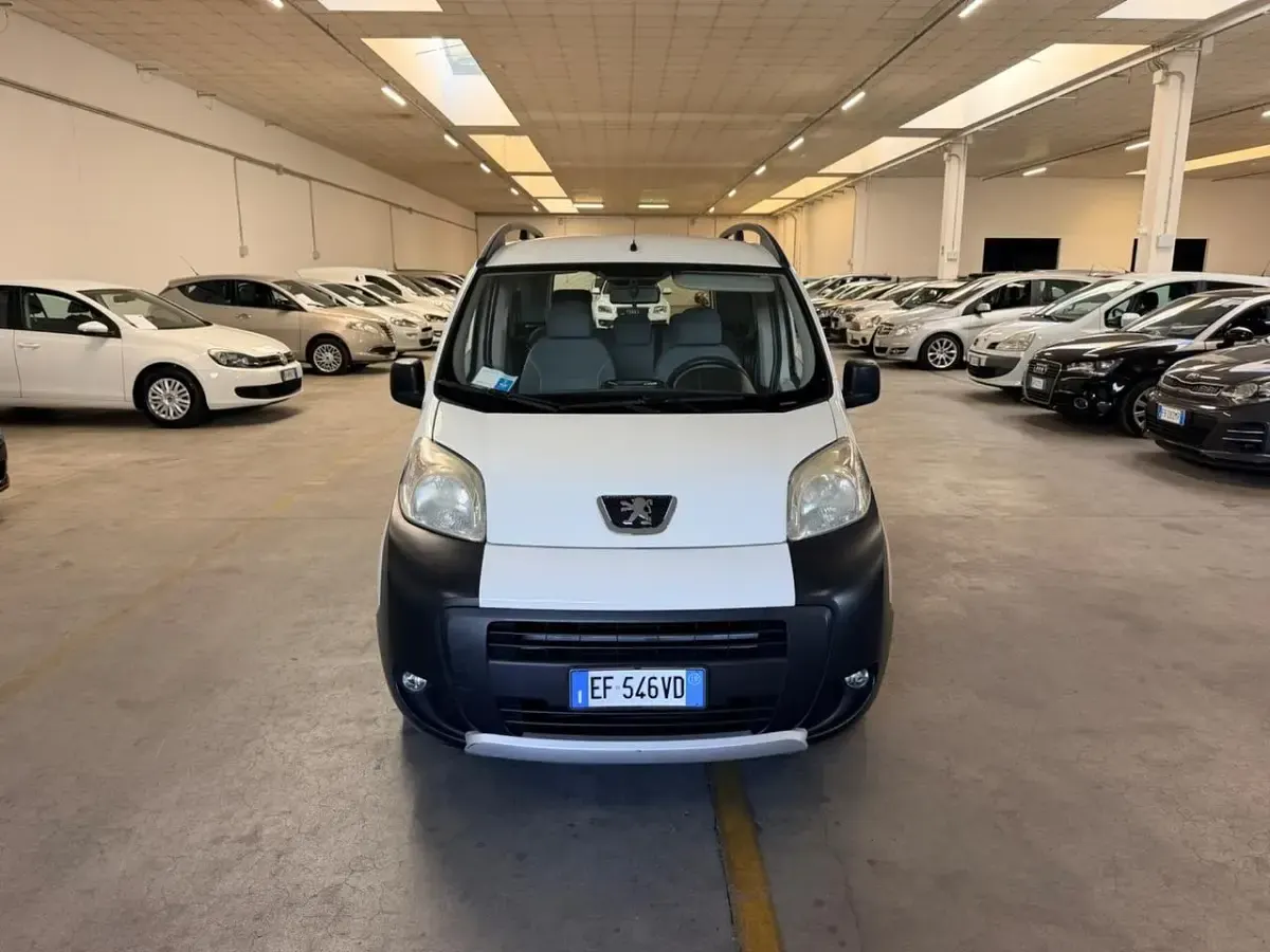 Usata Peugeot Bipper Premium 75 CV (55 kW) 2010 Bianco Monovolume