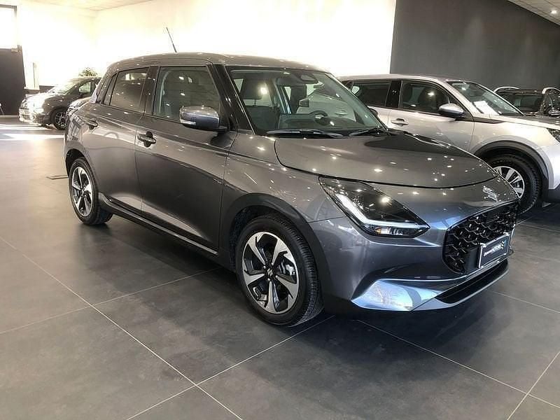 Usata Suzuki Swift 83 CV (61 kW) 2024 Grigio Utilitaria