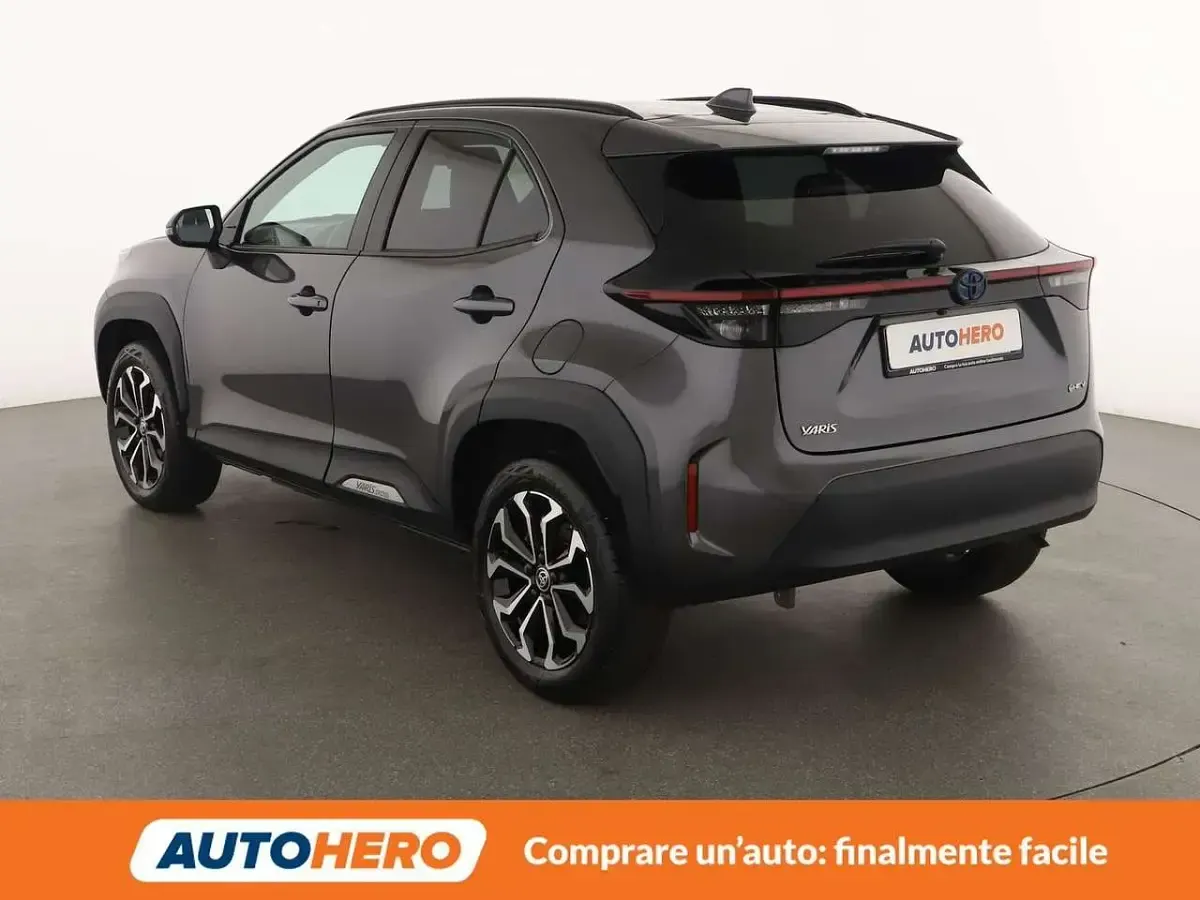 Usata Toyota Yaris Cross Trend 92 CV (67 kW) 2024 Grigio SUV
