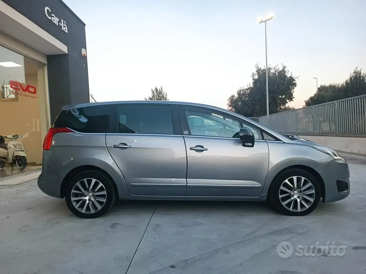 Usata Peugeot 5008 Allure 163 CV (119 kW) 2014 Grigio Monovolume