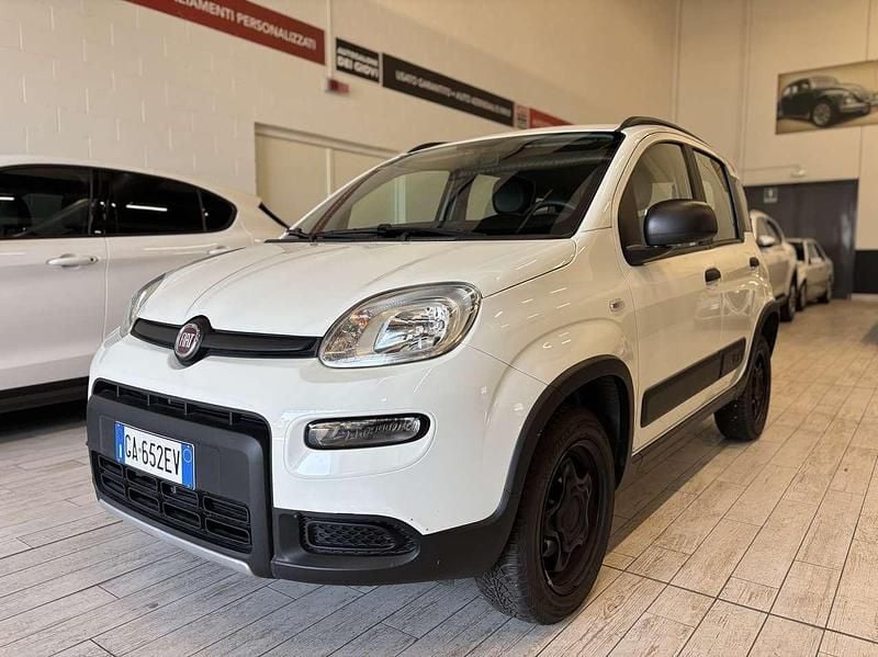 Usata Fiat Panda 4x4 84 CV (61 kW) 2020 Bianco gelato Utilitaria