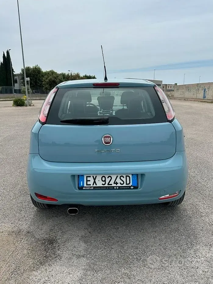 Usata Fiat Punto Lounge 69 CV (50 kW) 2014 Utilitaria