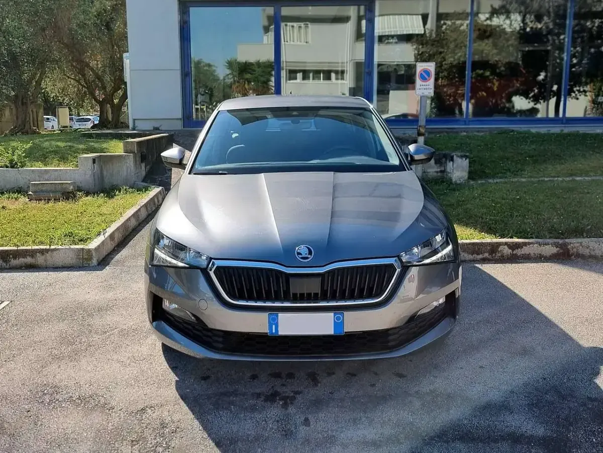 Usata Skoda Scala Ambition 95 CV (69 kW) 2023 Grigio Utilitaria