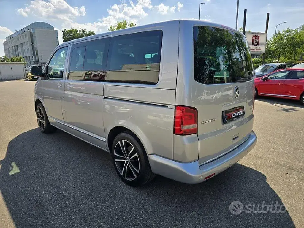Usata VW Multivan 179 CV (131 kW) 2012 Grigio Monovolume