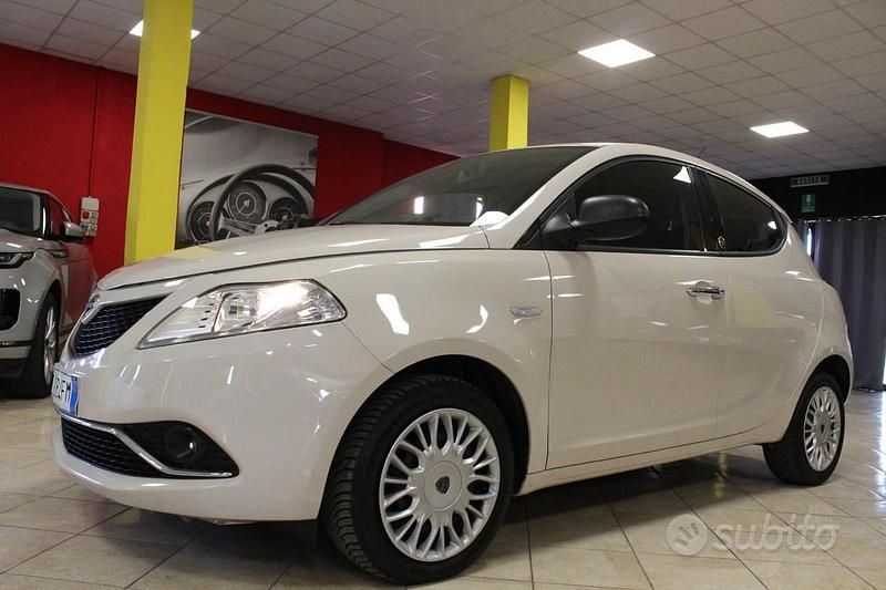 Bianco Usata 2018 Lancia Ypsilon Due volumi | 7400 € (Buon prezzo) - Immagine 1/4