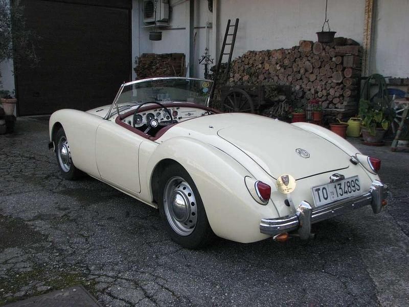 Usata MG MGA 73 CV (53 kW) 1958 Bianco Cabrio