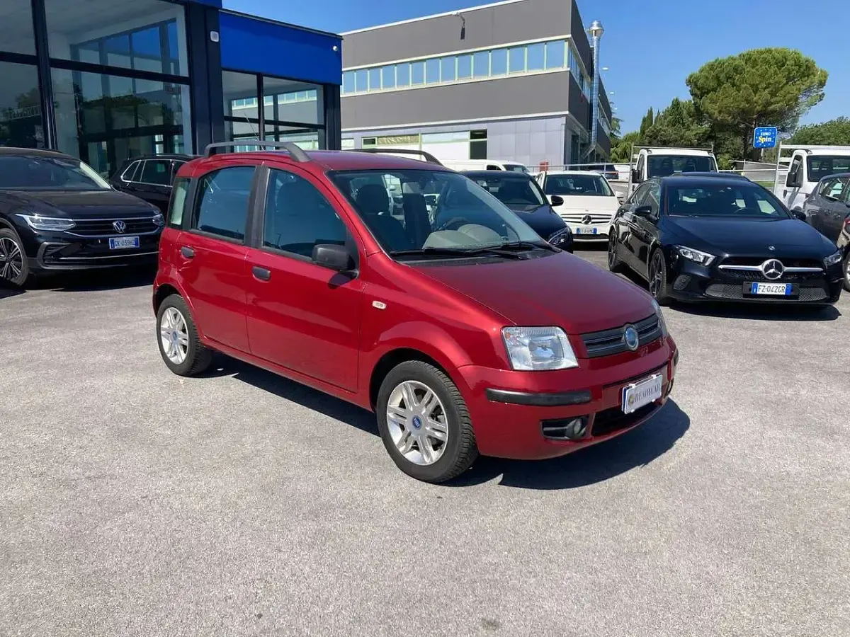 Usata Fiat Panda Emotion 60 CV (44 kW) 2006 Rosso bordeaux Utilitaria