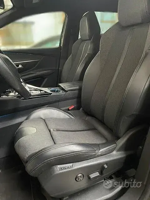 Usata Peugeot 3008 GT-line 120 CV (88 kW) 2017 Verde SUV